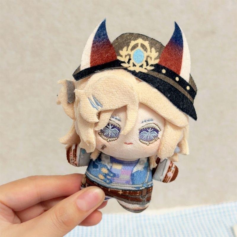 10cm Identity V Pluche Poppen Hanger Mini Presentator Amanda Gatiss Knuffels Rugzak Voor Fan Verzamelen Cadeau Feest Cadeaus 10CM