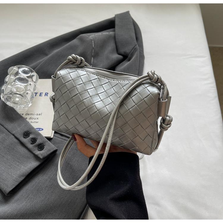 Summer Niche Portable Woven Bag Women's 2025 New Fashion Versatile Messenger Bag Single Shoulder Underarm Bag Pillow Bag