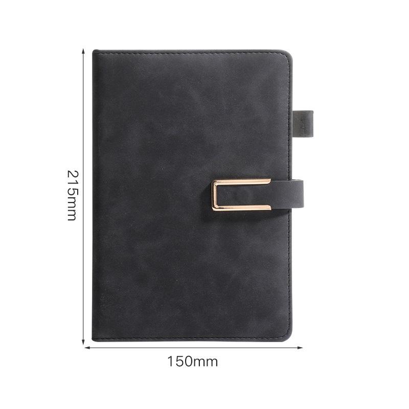 

Старовинний блокнот формату A5 у шкіряній палітурці з персоналізованою м’якою обкладинкою та закладкою — ідеальний варіант для ділових зустрічей і університетського життя