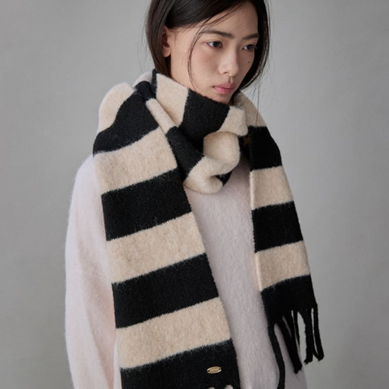 COQUET Heritage Stripe Wool Muffler Cream Black
