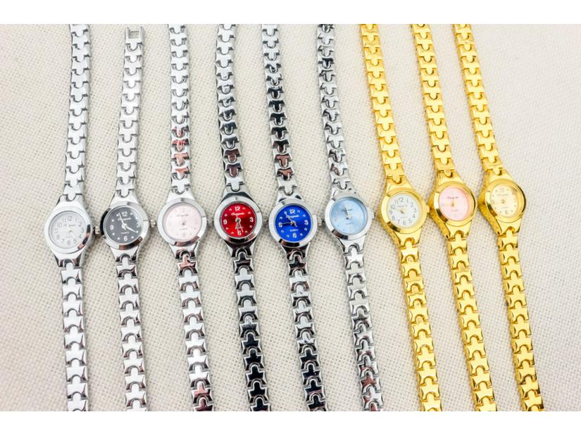 Retro Gold Women's Watch: Simple Dial, Fashionable Bracelet Quartz Wristwatch