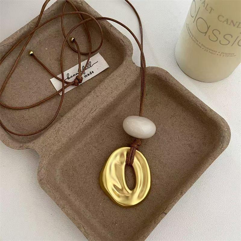 Irregular Geometric Pendant Necklace with Adjustable Pull-out Accessory золотой