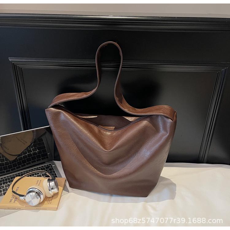 Korean large-capacity retro bag women's 2025 new fashion and popular shoulder bag versatile temperament messenger tote bag