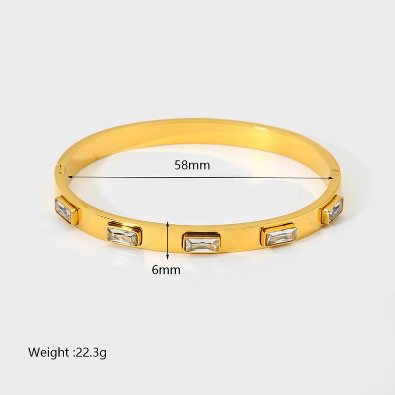 Ins Retro Light Luxury Stainless Steel Emerald White Square Diamond Buckle Bracelet Plated with 18K Gold Waterproof Jewelry Women