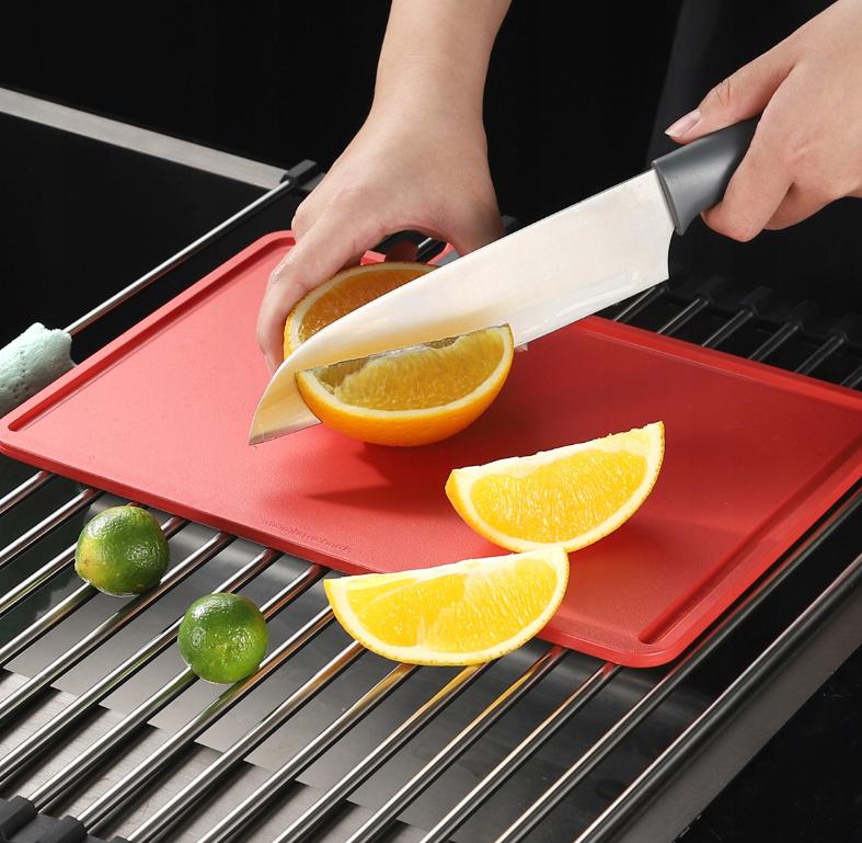 Roll-up drainer for the sink