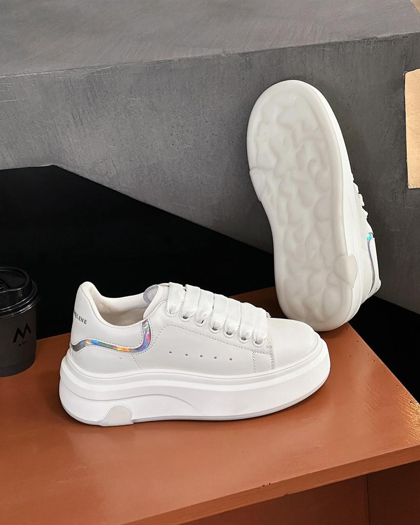 Leather retro little white shoes women's 2025 spring new love McQueen versatile thick-soled heightening casual sports board shoes