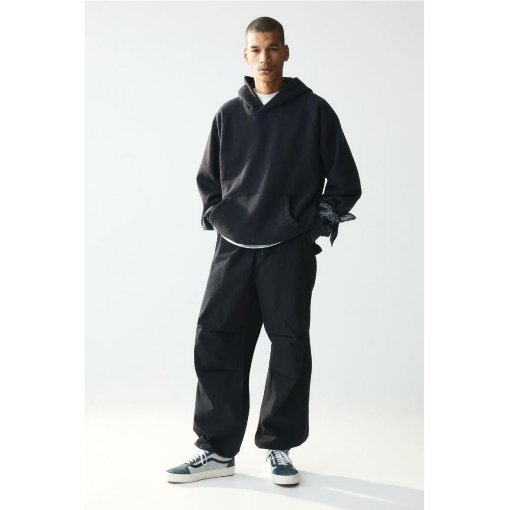 

H M Loose Fit paracHute Pants Black