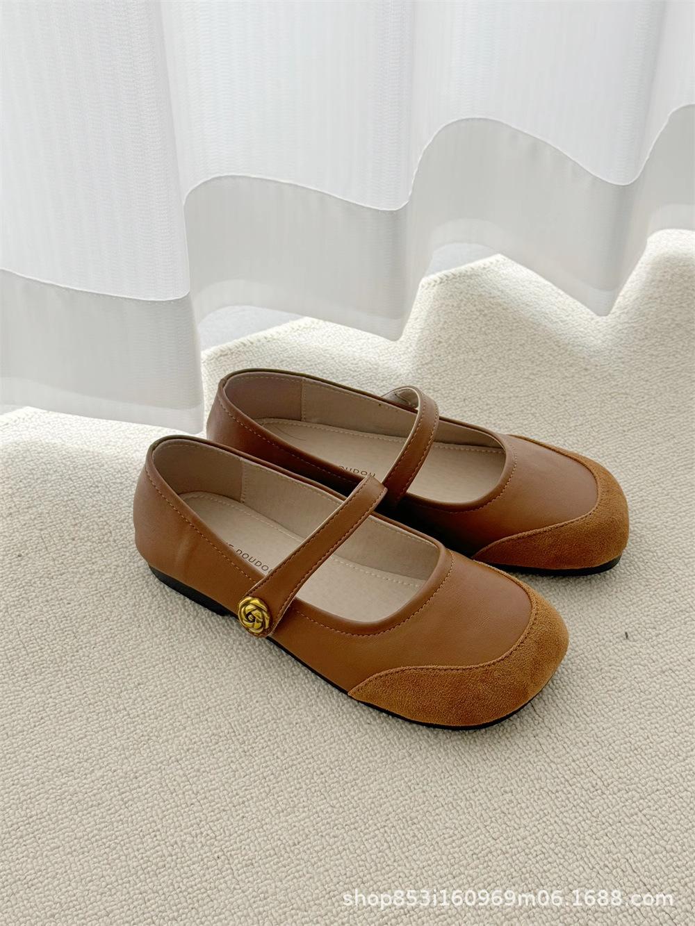 

Fairy wind flat-soled grandma shoes girl 2025 autumn new soft-soled round head shallow mouth one-word buckle Mary Jane single shoes girl 40 коричневий