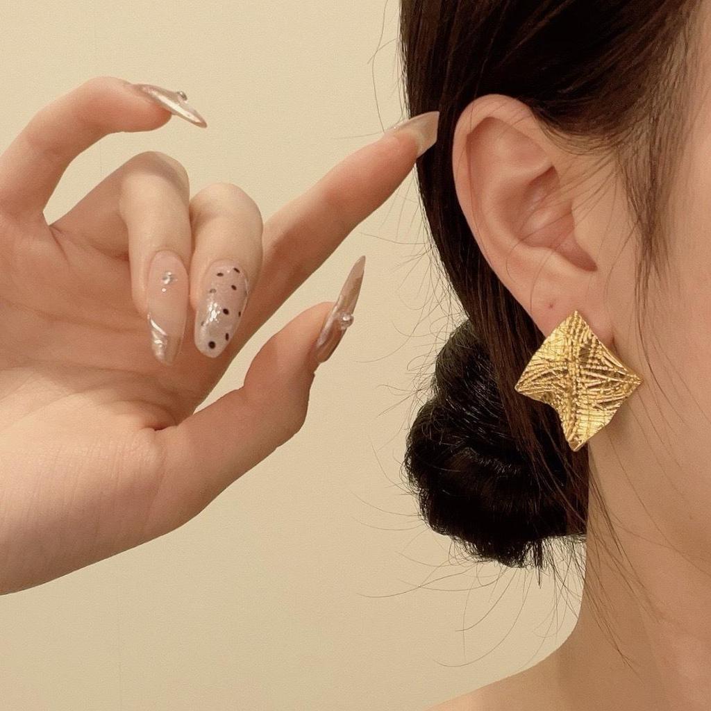 European & American Geometric Square Diamond Lattice Stud Earrings - New Cool High-End Style with Silver Needle