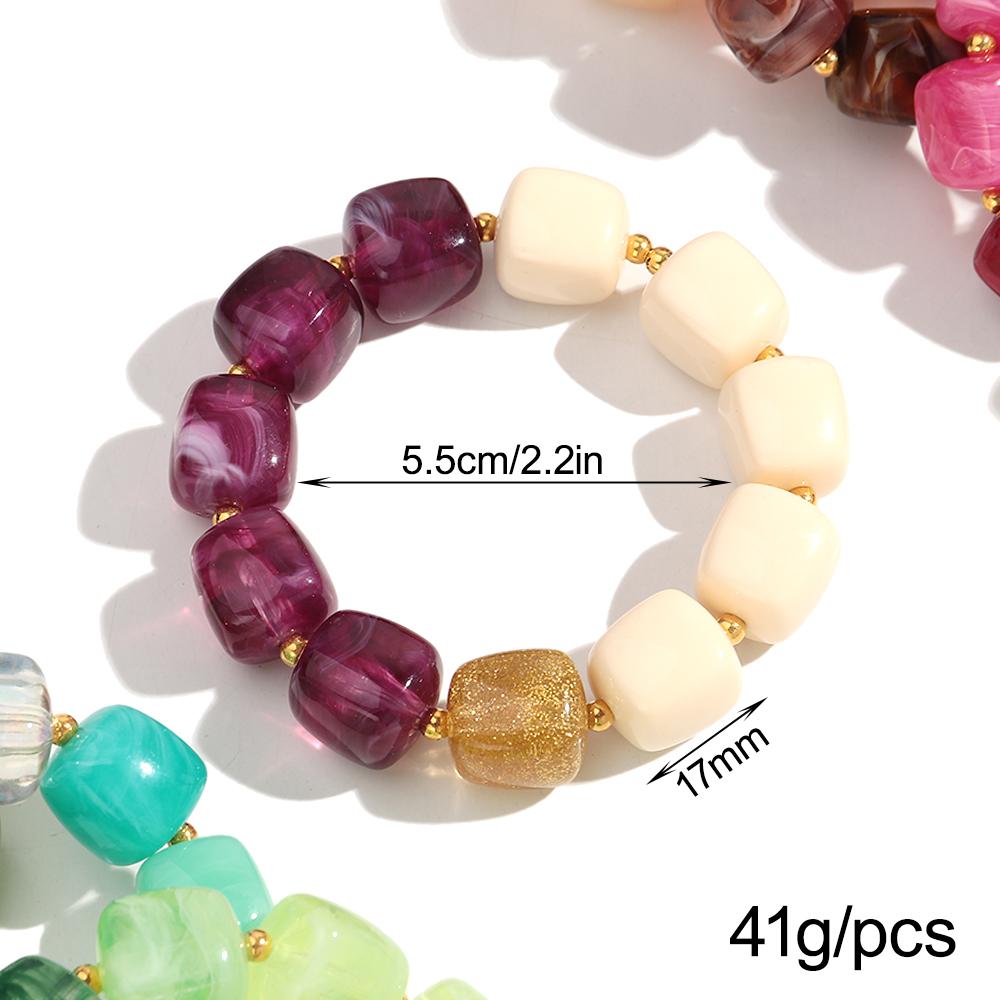 Neues mehrfarbiges geometrisches Acryl-Perlenarmband für Damen Trendiges unregelmäßiges quadratisches Harz-Elastikarmband Handgemachter Schmuck Geschenk