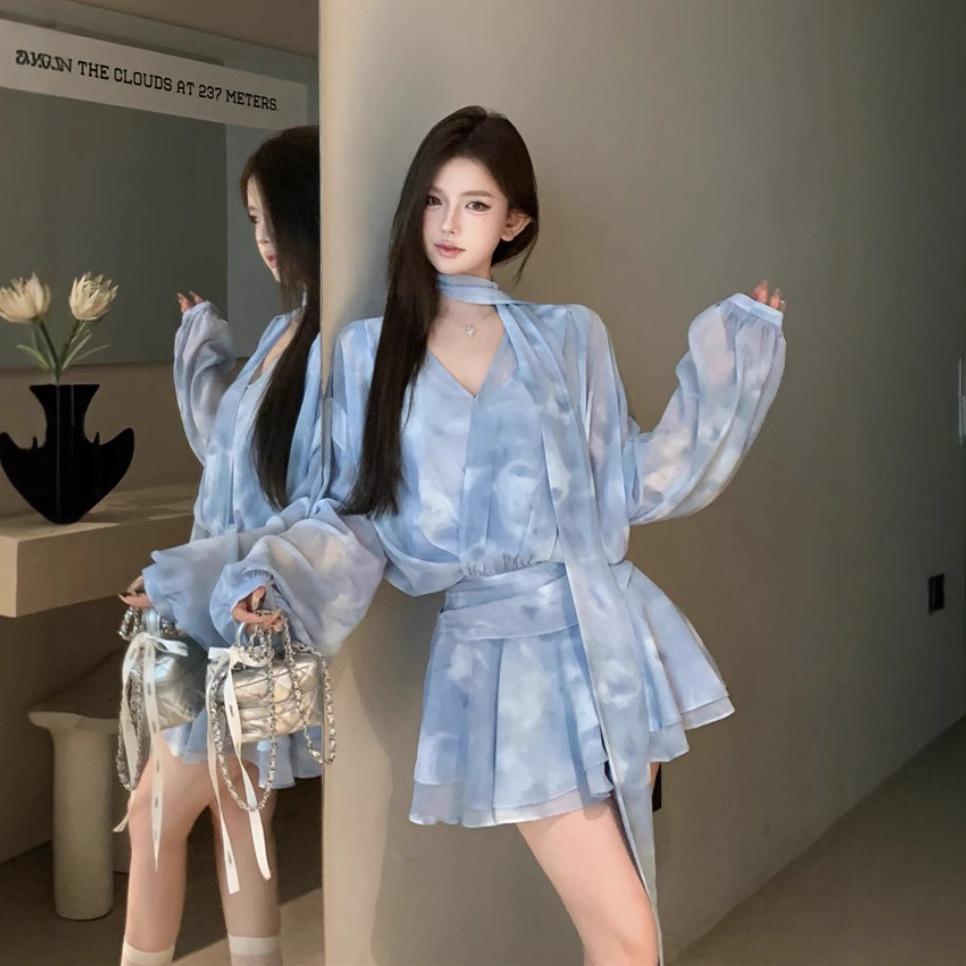 

Plus Size Women s Retro Floral Print Chiffon Dress, 2026 Autumn Collection, Long Sleeve Short Pleated Skirt. M