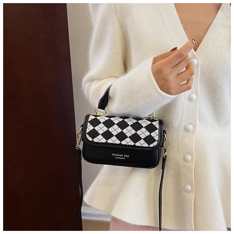 IELGY women's fashion mobile phone bag can be carried and messaged