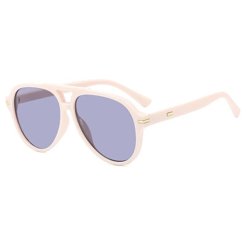 

Classic Vintage Double Bridges Men Sunglasses for Women Fashion Brand Gradient Sunglasses Trending Blue Green Sun Eyeglasses Rivet Glasses UV400 only 1pcs sunglasses
