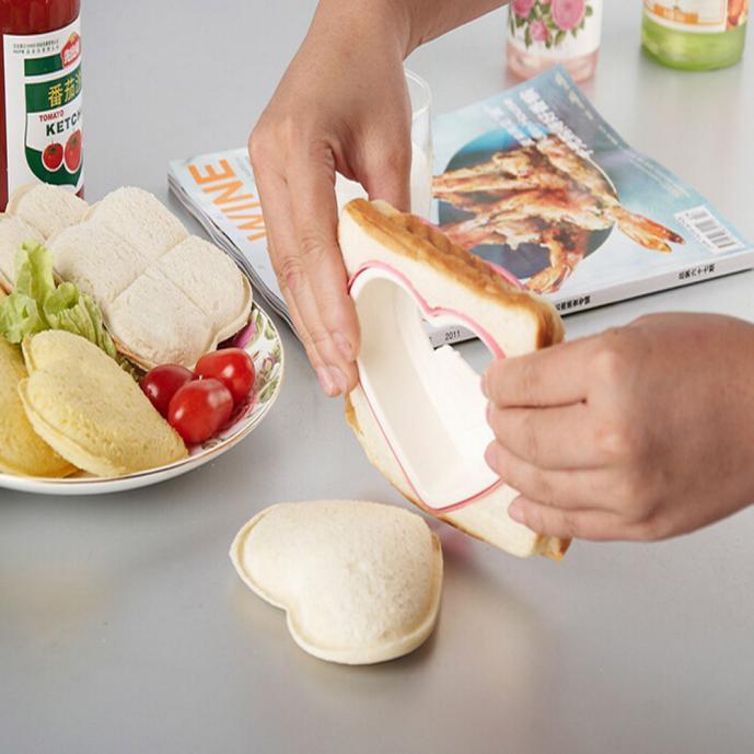 (Nikita) Sandwich Mold Shape Making Love Toast Bread Mould Mould Box