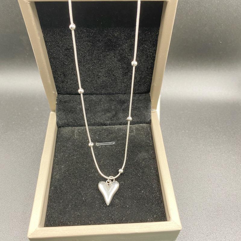 

Ожерелье Сердце из Титановой Стали - Не Тускнеющее, Высококлассный Минималистичный Дизайн для Зрелых Женщин