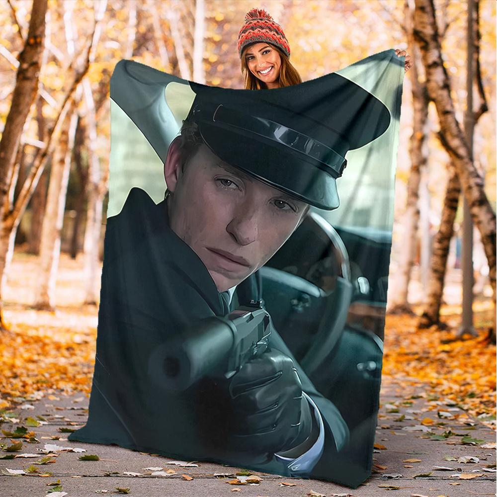 

1pc Police Officer, Uniform, Weapon Digital Printed Flannel Blanket, Super Soft Plush Fleece Bed Cover, Multipurpose Four Season Blanket for 150x180cm