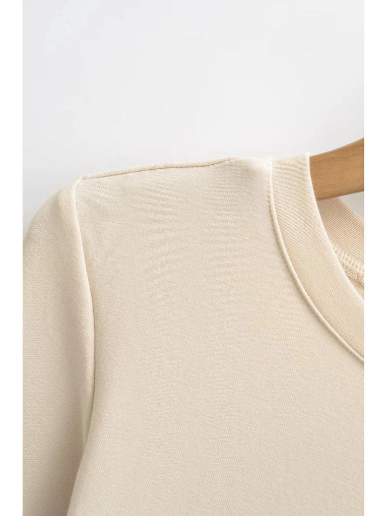 Women's Spicy Girl Round Neck Long Sleeve Yoga Tee - Slim Fit, Solid Color, Elastic Base Layer