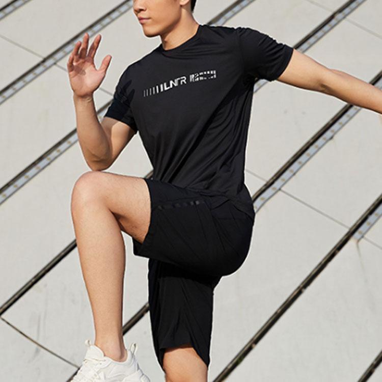 Li Ning Trainingsserie Schnelltrocknendes Rundhals-Sport-Kurzarm-T-Shirt Herren Tops Schwarz ATSQ059-1
