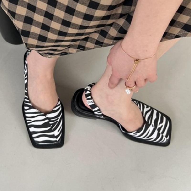 New Summer Elegant Ladies Sandals Fashion Ladies Elastic Band Flat Heel Women Shallow Party Shoes Square Heel Square Toe