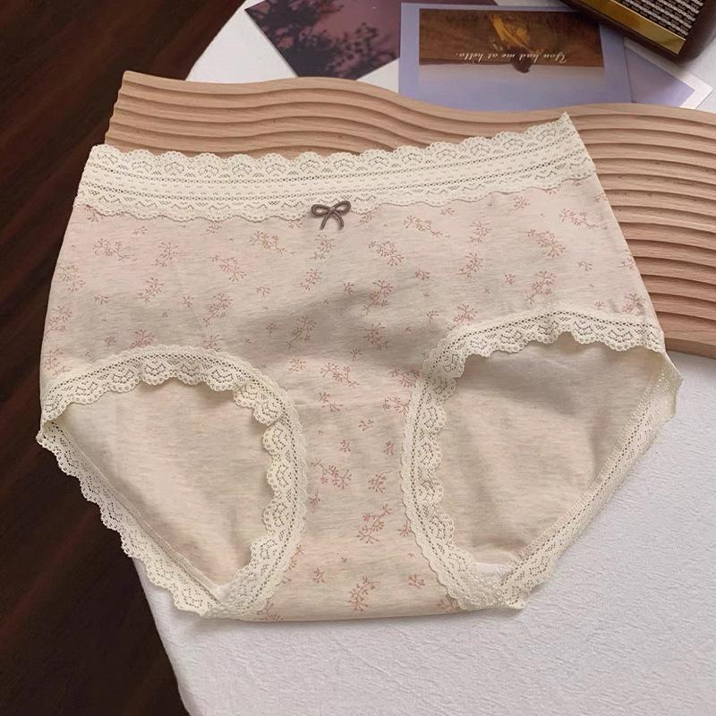 Plus Size Women's Lace Cotton Breathable Antibacterial Extended Crotch Non Mark Hip Briefs