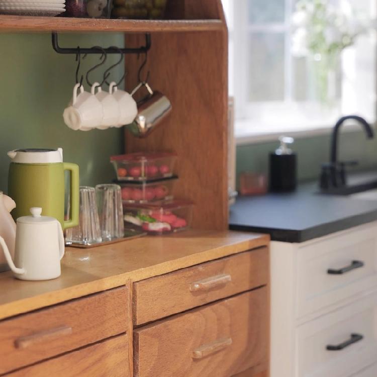 Miniature Display Box With Secure Lid For Accessories Craft Projects And Collectible Storage