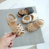 Kreuzgebundene Sommer-Mädchen-Strandschuhe Klassische Schwarz-Weiß-Rosa Römische Sandalen Aussparungen Kinder-Mädchen-Sandalen für Kinder H05144