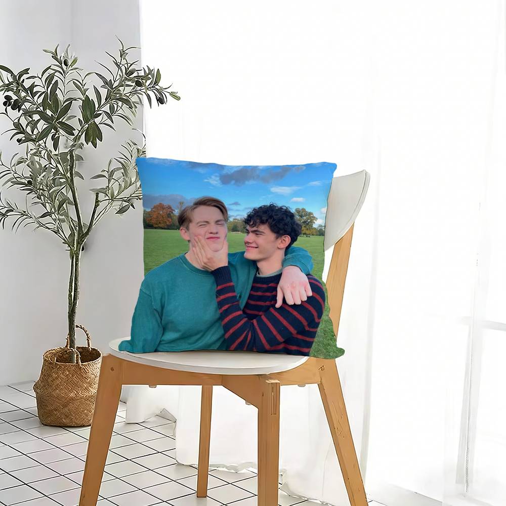 H-Heartstopper Nick Charlie Pillow Case For Sofa Living Room Home Office Decor Protective Cover
