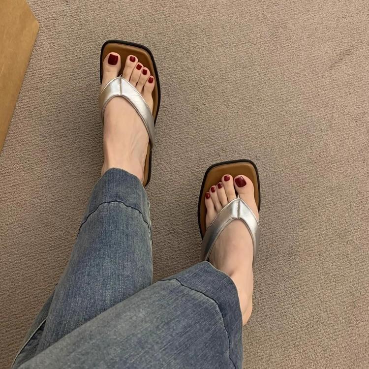 Soft-soled cool slippers women's summer wear French evening breeze silver flip-flops thick-soled sandals beach shoes women
