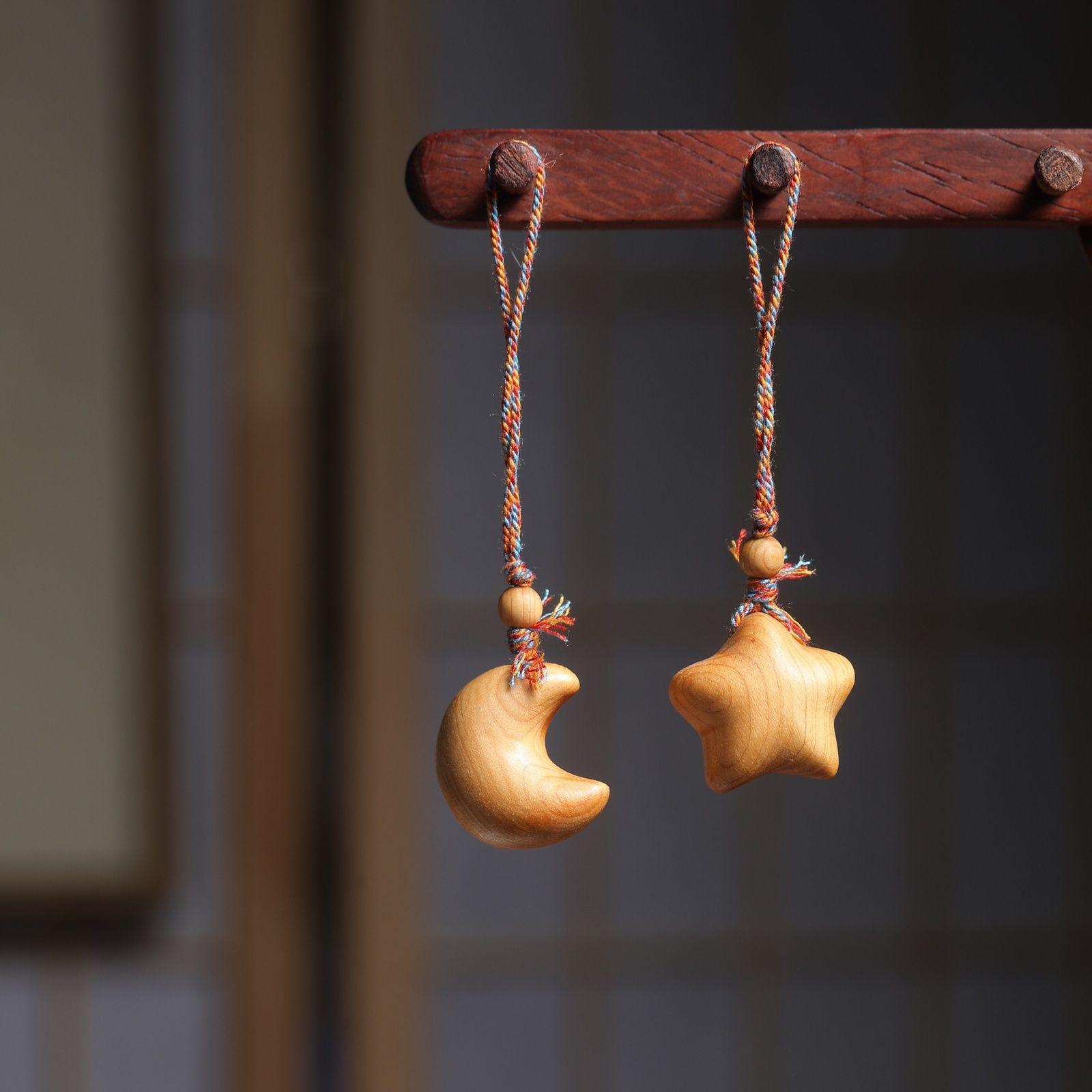 Подвеска «Кипарис Клиффа Звезда-Луна»: Деревянный брелок для телефона, Унисекс пара