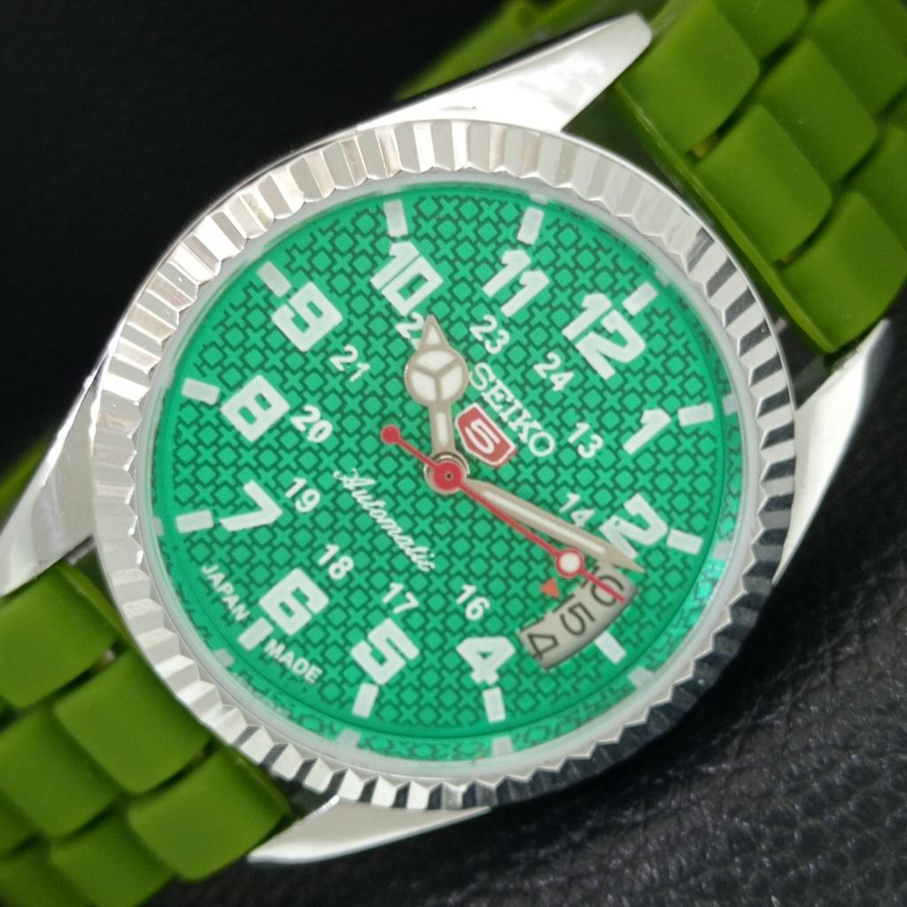 АВТОМАТИЧЕСКИЕ ВИНТАЖНЫЕ ВОССТАНОВЛЕННЫЕ МУЖСКИЕ ЧАСЫ SEIKO 5 ЯПОНИЯ ЗЕЛЕНЫЙ ЦИФЕРБЛАТ a443968-1