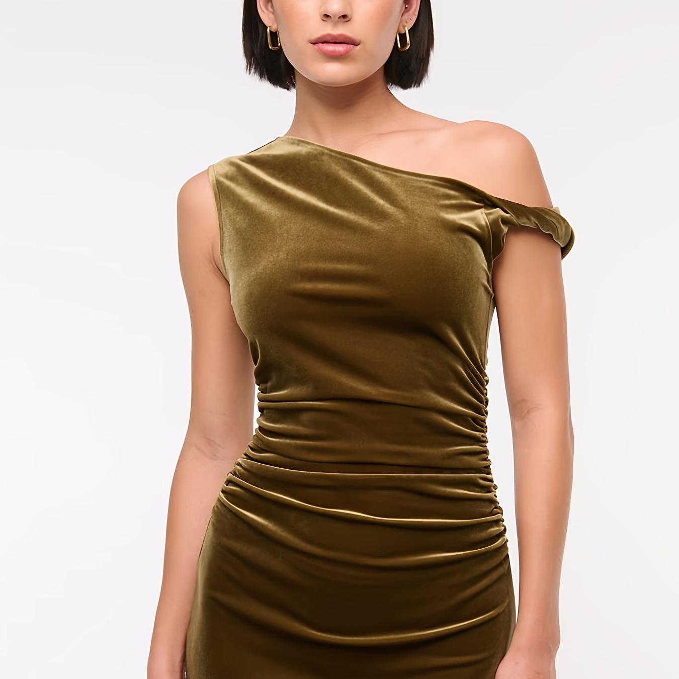 

Асимметричное короткое бархатное женское платье на одно плечо Large