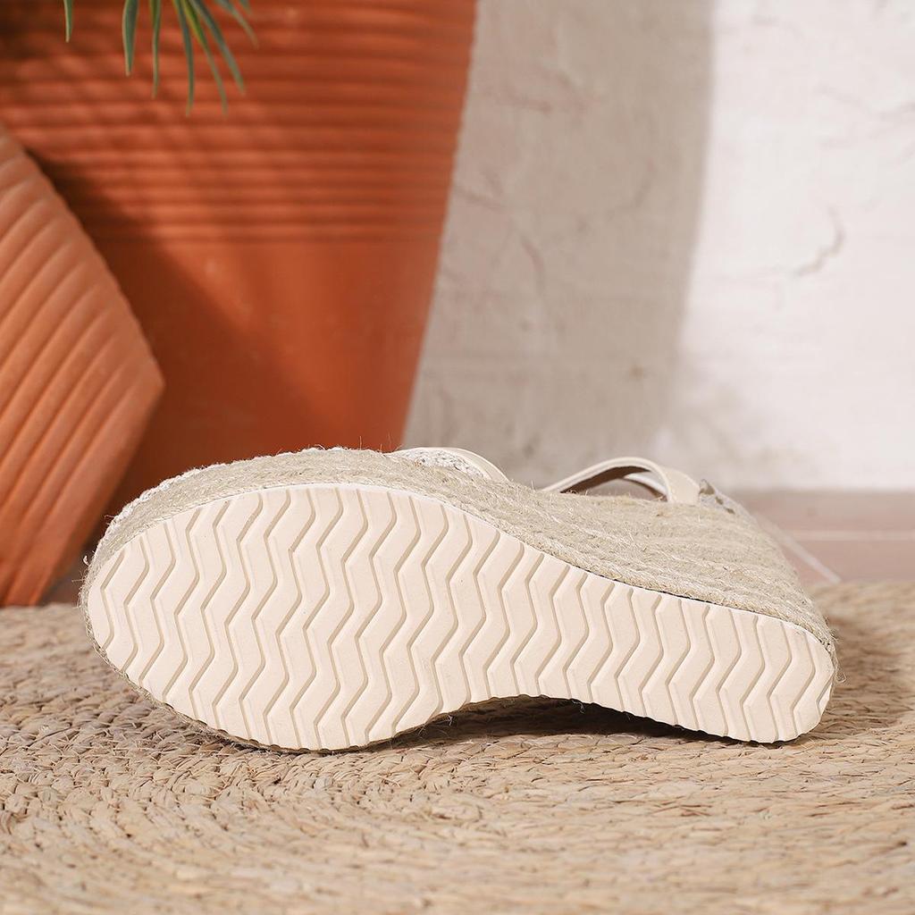 European-Americana Breathable White Mesh & Hollow Toe Sandals: Fashionable, Large-Size, Cross-Strap Height-Enhancing Design.
