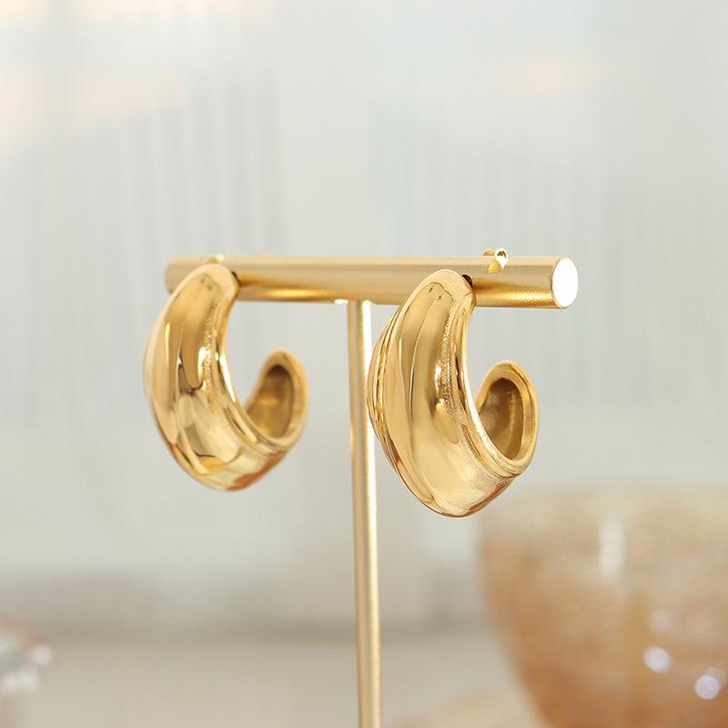 C-Shaped Textured Titanium Steel Earrings, 18k Gold-Plated, Minimalist European and American Style for Autumn/Winter, Christmas Edition F229