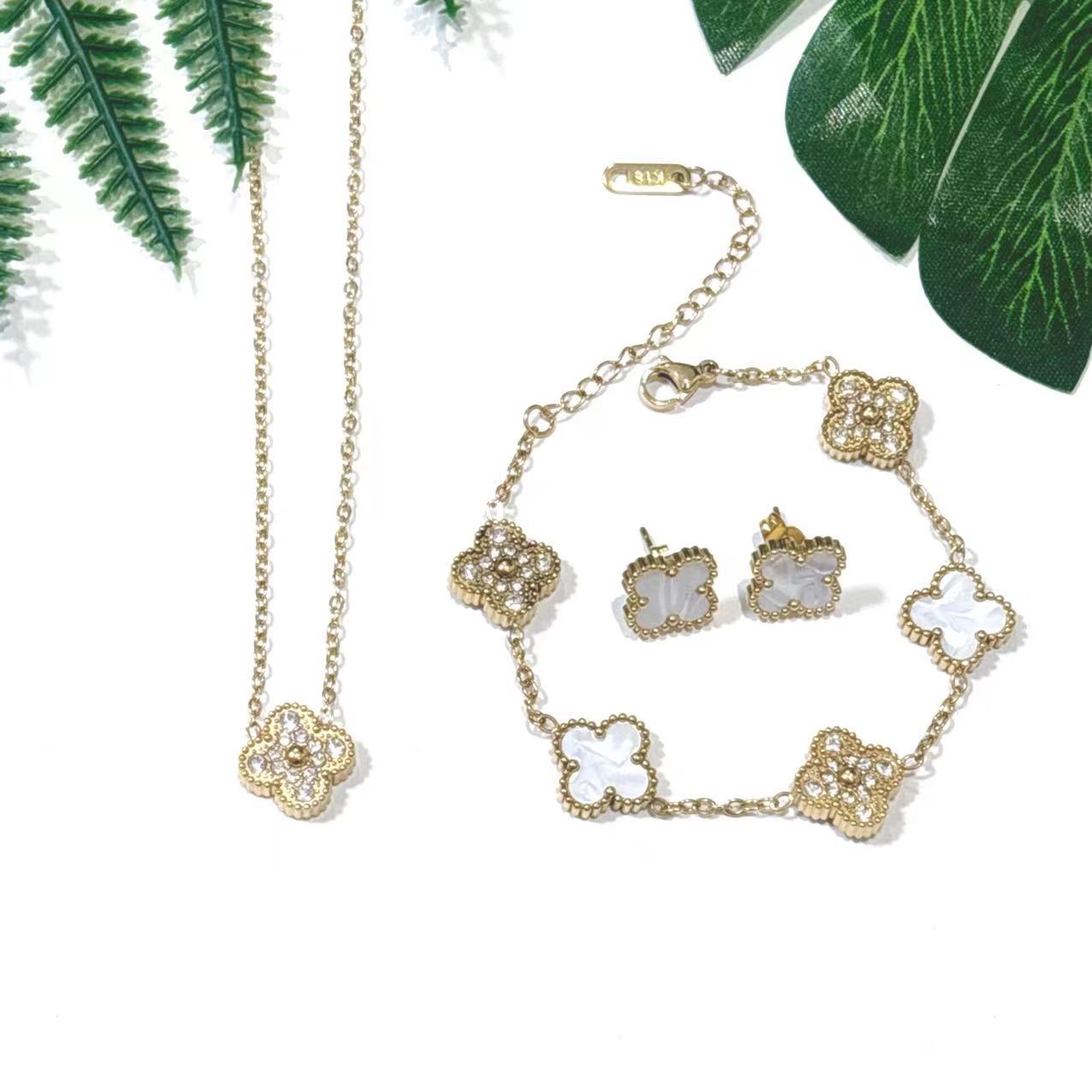 

3шт. Браслет из нержавеющей стали с бриллиантами и клевером, набор из пяти акриловых цветов с клевером на удачу, ожерелье и гвоздики для ушей белый