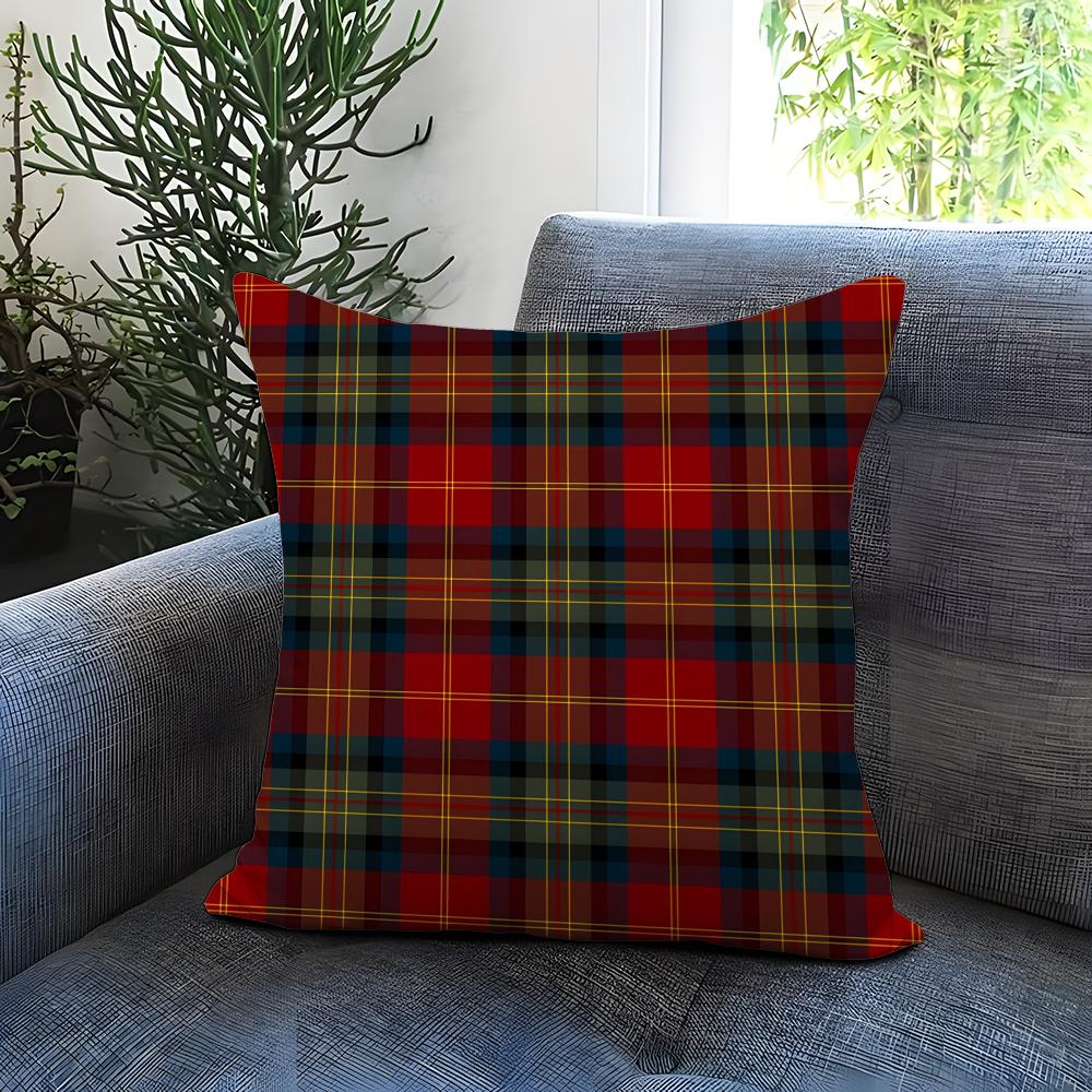 Fashion C-CChristmas Plaid Cushion Cover Comfortable Reversible Pillow Cover Ideal for Car Sofa Bedroom & Beyond