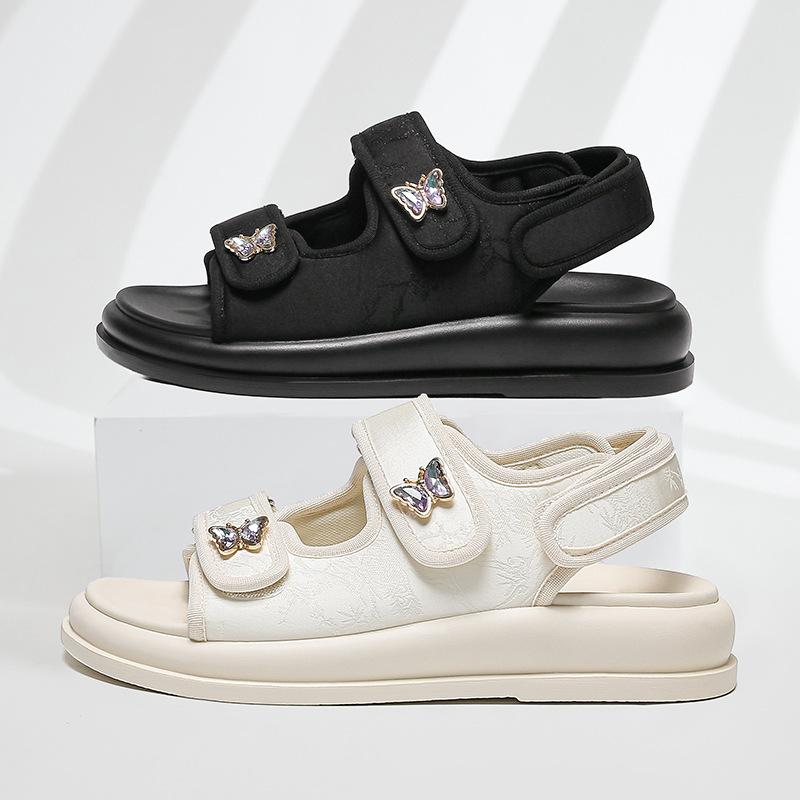 New Chinese Sandals Women's National Style Versatile Small Fragrant Style 2025 Summer New High-end Flat Casual Sandals Women