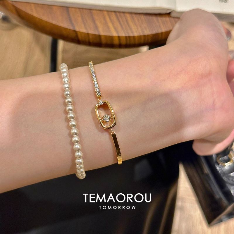 

Accessible Luxury Heavy Industry Oval Super Flash Female New Arrival Moissanite Golden bracelet single ~