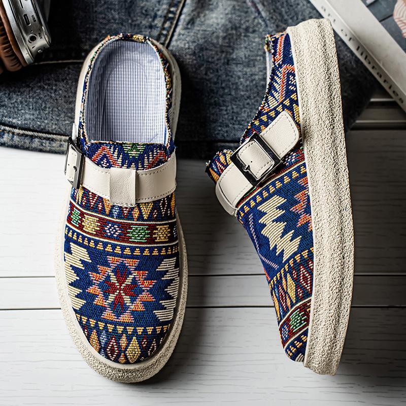 Ciabatte da uomo a suola piatta in rete traspirante casual mezze pantofole estive nuove con suola morbida pantofole da passeggio all'aperto moda giovanile sandali sportivi