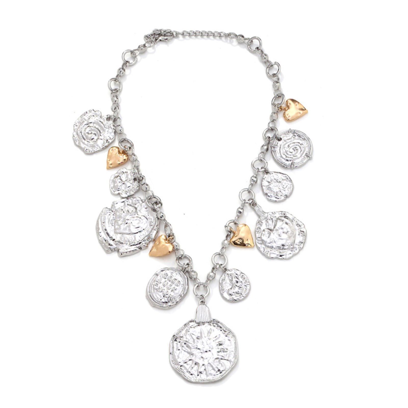 

Fashionable Carved Love Heart Badge Pendant Charm Versatile Necklace Portable Accessory for Casual to Formal Attire белый