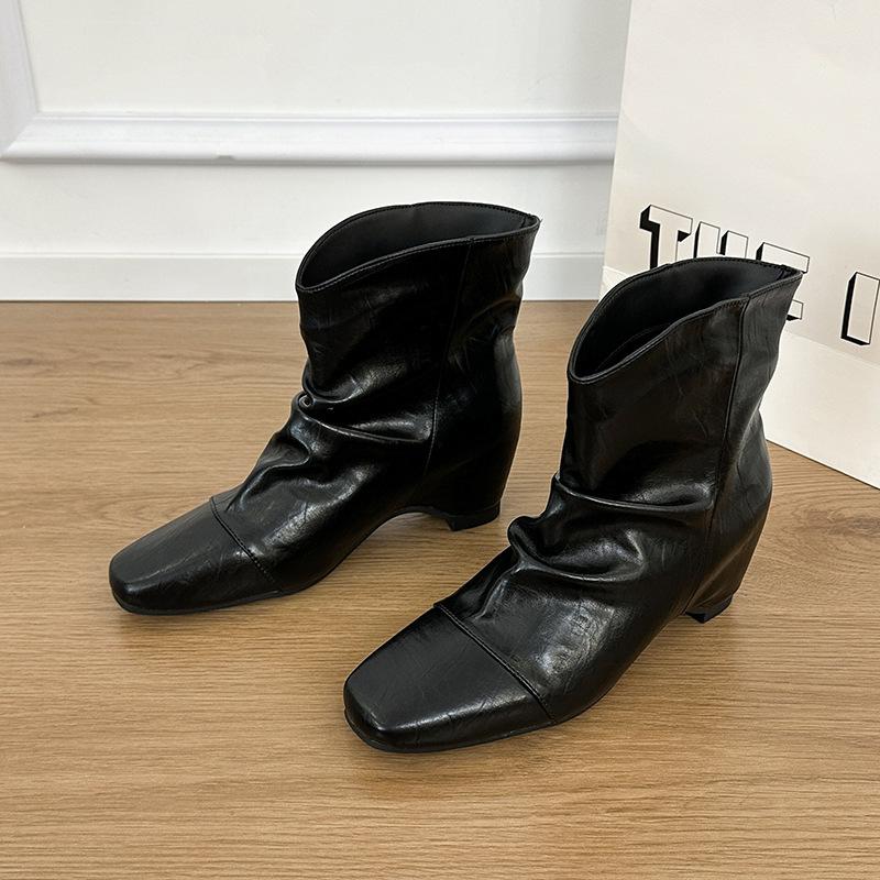 With stacked square head short boots, women's autumn fashion short tube inner height increase, thick heel square head skirt, thin boots, no