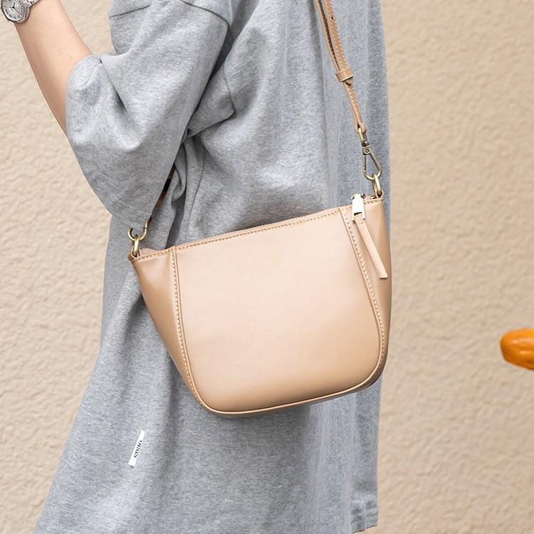 Genuine Leather Women's Small Handbag 2025: Autumn/Winter Coin Purse Versatile Fashion Shoulder Crossbody Bag
