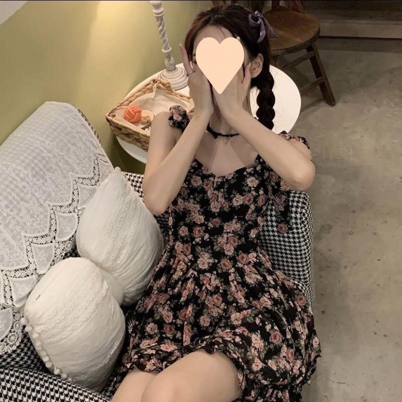 2025 Retro Floral Slimming Summer Dress: French Suspender Style Short Skirt for Petite Women