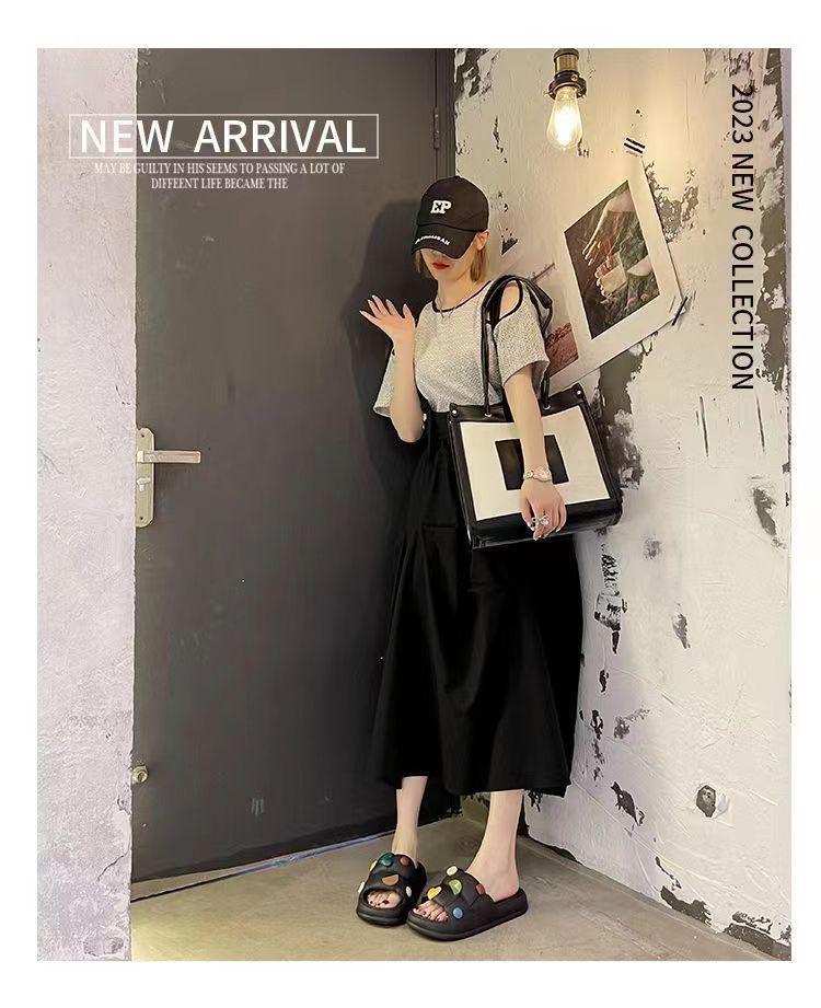 2025 Summer Cool Indoor Couple Slippers: Emotional Design for Women