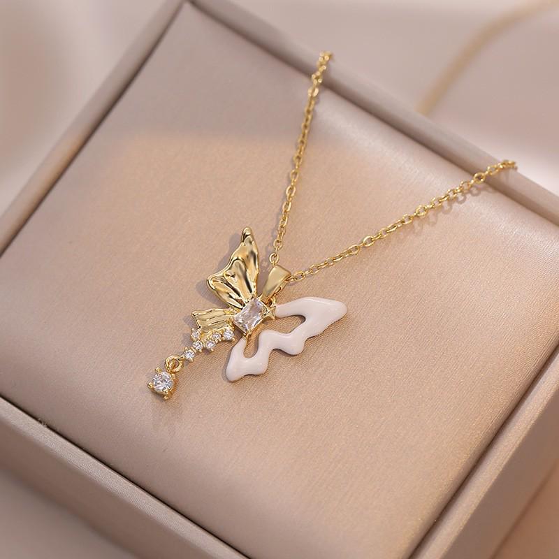 Women's Fashion Heart Pendant Necklace - Elegant, Simple Design, Versatile Clavicle Chain Jewelry