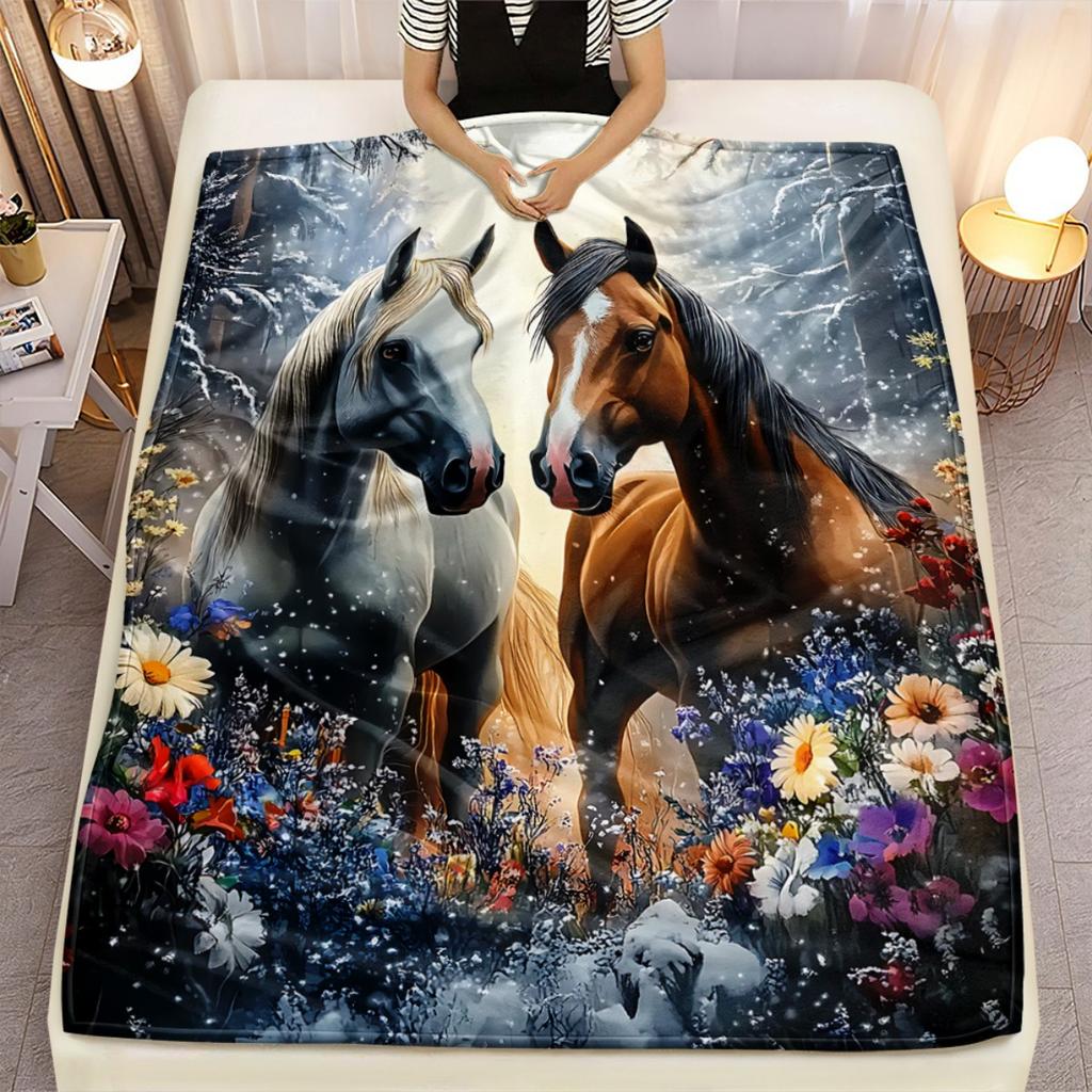 Zwei Pferde im Winterwald mit Schnee und Blumen Künstlerisches Design Fleece-Decke Natur Tier-Thema Weicher Flanell-Überwurf für Zuhause
