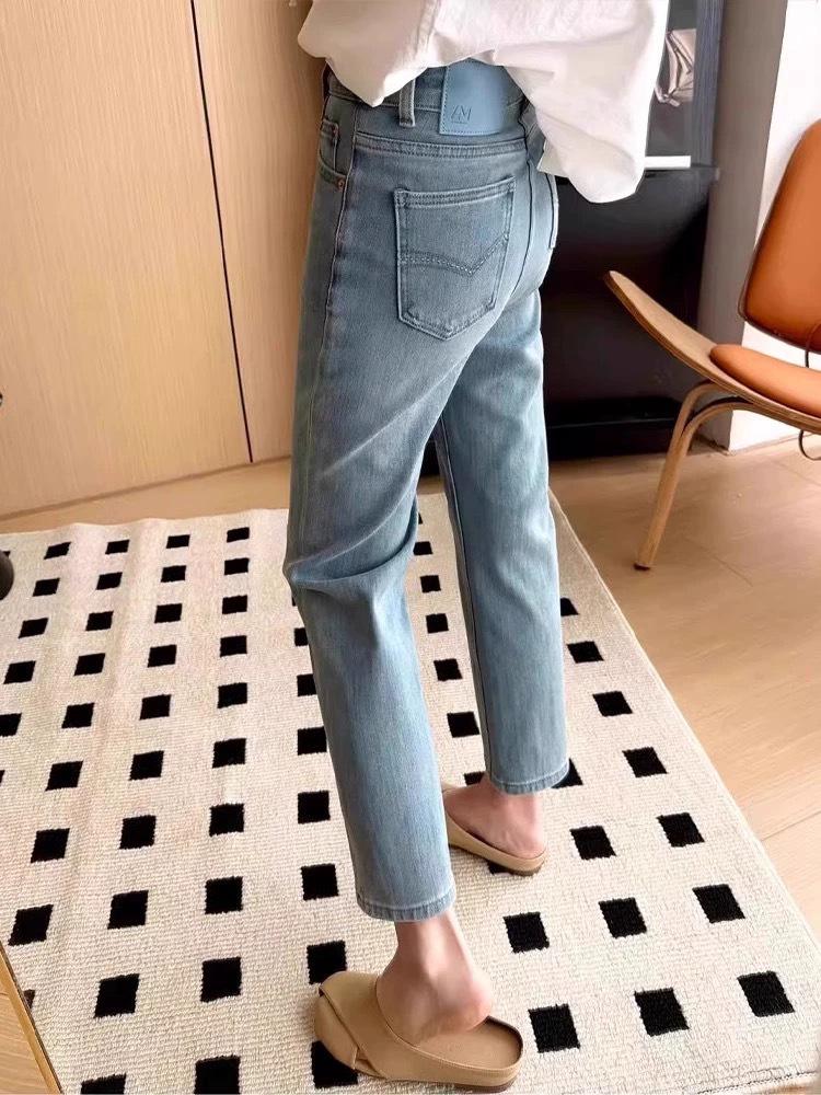 Women's Slimming High-Waist Petite Straight-Leg Jeans for Pear-Shaped Figures - Summer Stretch, Plus Size, Nine-Point Length.