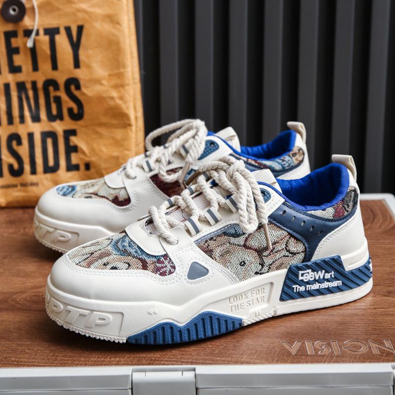 Men's Trendy Height-Enhancing Canvas Sneakers: Breathable, Versatile, Thick-Soled, Casual Sports Shoes for Youth.