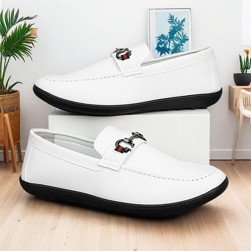 Casual Leather Shoes Men's Spring, Summer and Autumn Lightweight Soft Leather Black White Beanie Shoes