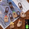 Leuchtender Cartoon Capybara Schlüsselanhänger: Niedlicher Harzanhänger & kleines Geschenk