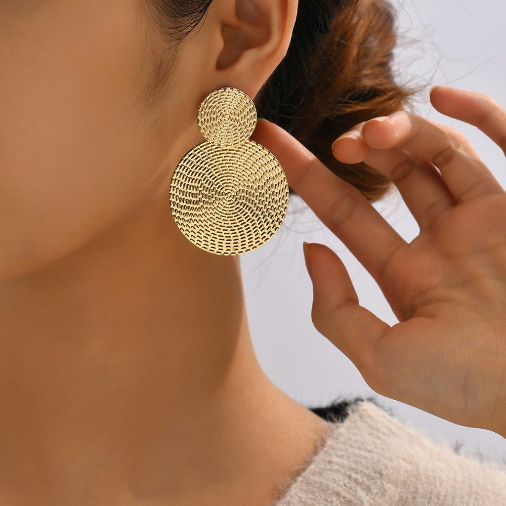 Exaggerated Round Big Earrings Fashion Personality Temperament Geometric Retro Cold Wind Advanced Sense Stud Earrings Women